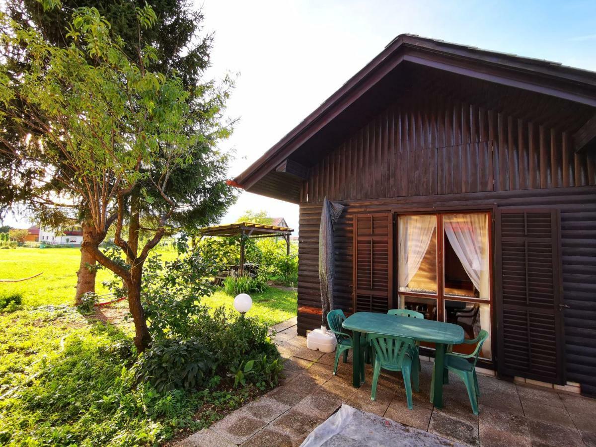 Braslovce Merikotka - A Cozy Wooden Cottage, Slovenia מראה חיצוני תמונה